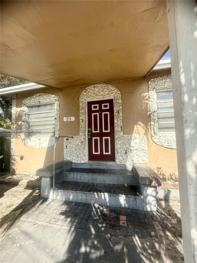 Foto del edificio - 21 NW 60th St