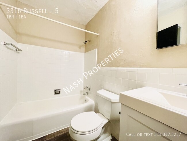 Building Photo - 3316 Russell-5