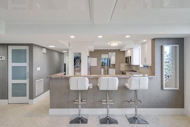 Building Photo - 3420 S Ocean Blvd