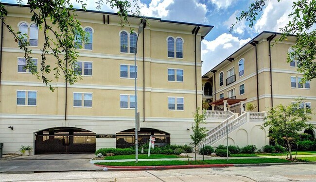 Building Photo - 7134 Mapleridge St