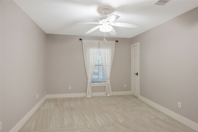 Building Photo - 1207 Nagle St