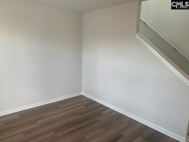 Foto del edificio - 3055 Hallsdale Dr