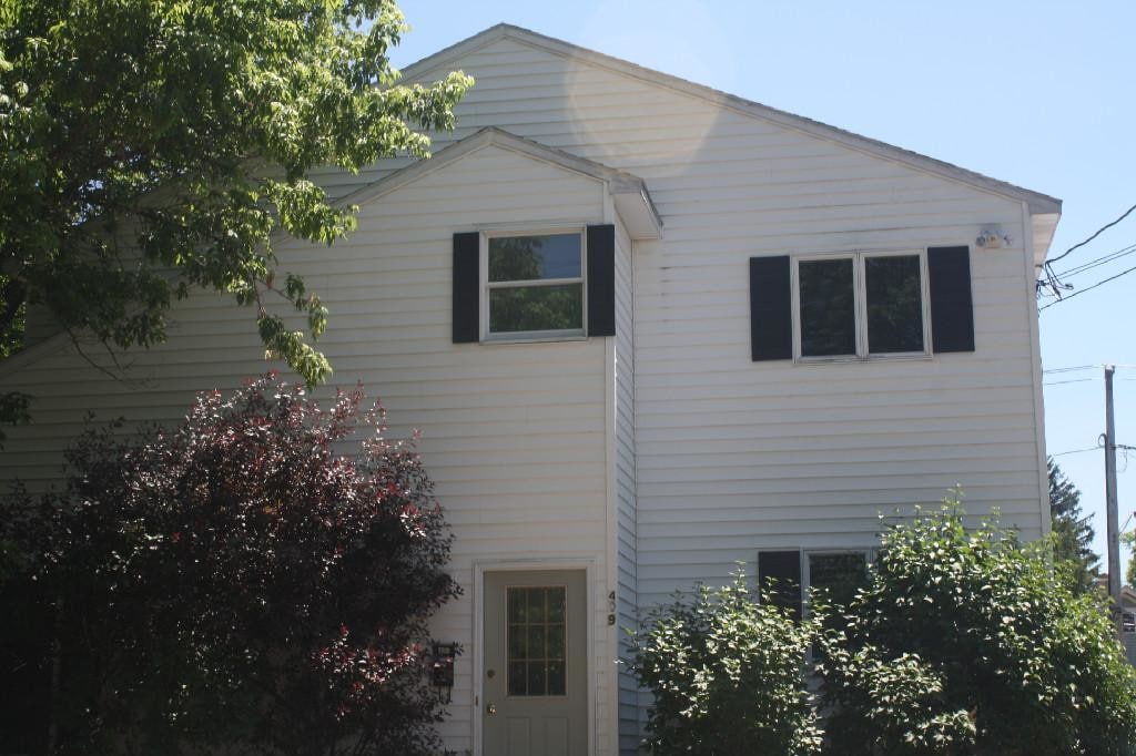 Primary Photo - 409 Oak Ave