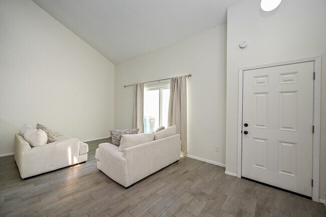 Foto del edificio - 12916 Wirevine Ln