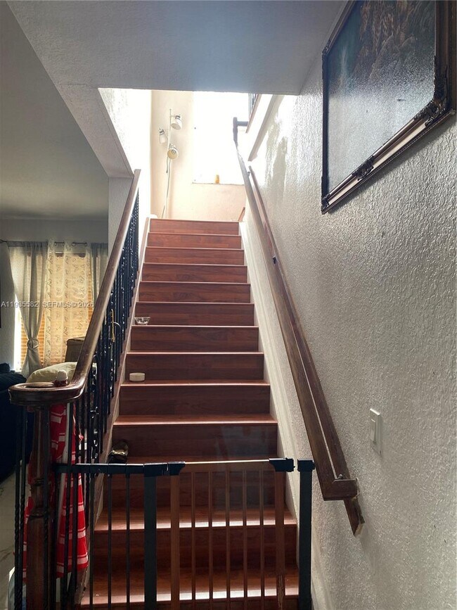 Foto del edificio - 2300 NE 37th Rd