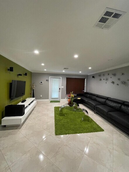 Foto del edificio - 584 Vossler Ave