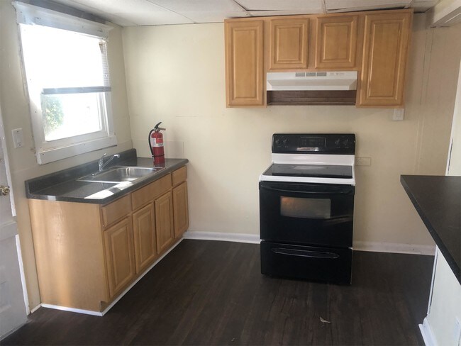 Foto del edificio - 119 N Laurel St