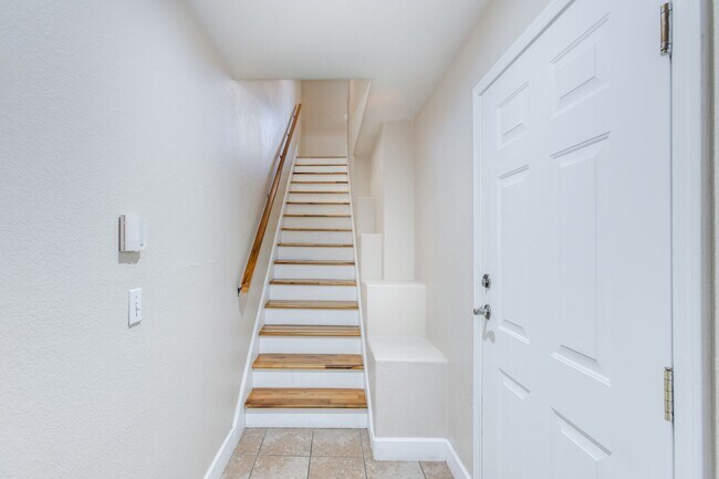 Foto del edificio - 4455 E Paradise Village Pky S