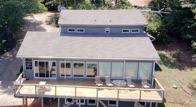 Awesome deck with retractable canopy - 86 Yonah Vw