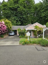 Building Photo - 1416 28th Ave SE