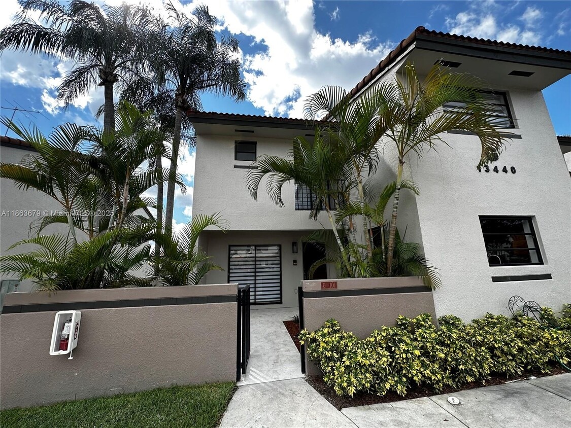 Foto principal - 13440 SW 62nd St