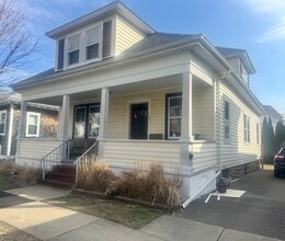 Building Photo - 52 Hussey St