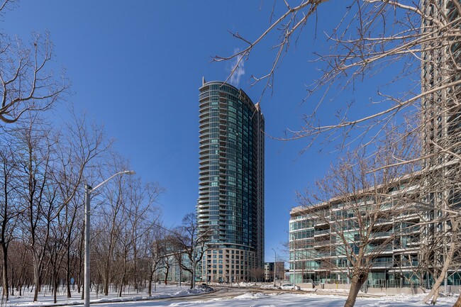 Building Photo - 219 Fort York Blvd