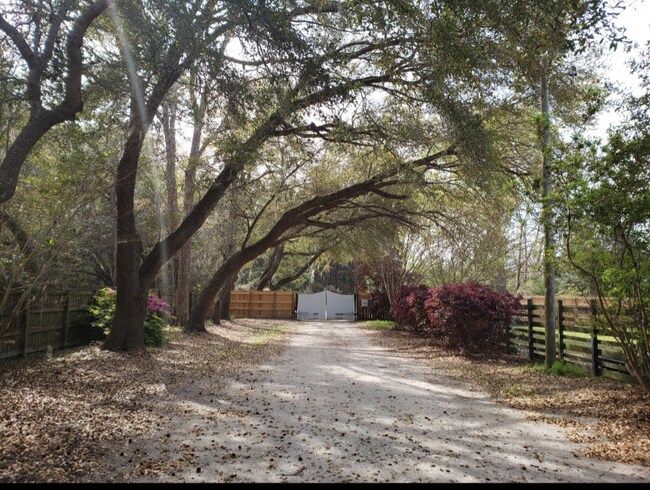 Foto del edificio - 5161 Water Way Ln