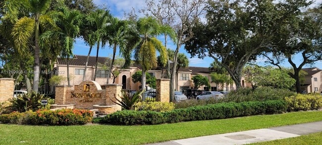 Building Photo - 2846 S University Dr