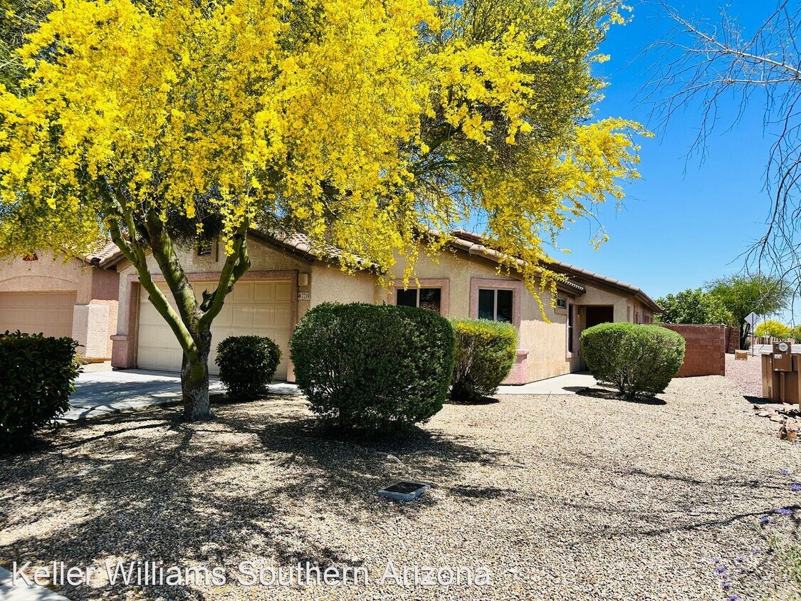 Foto principal - 4 br, 2 bath House - 7719 E Fair Meadows Loop