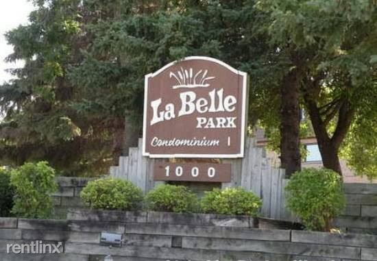 Building Photo - 1000 41st Ave NE