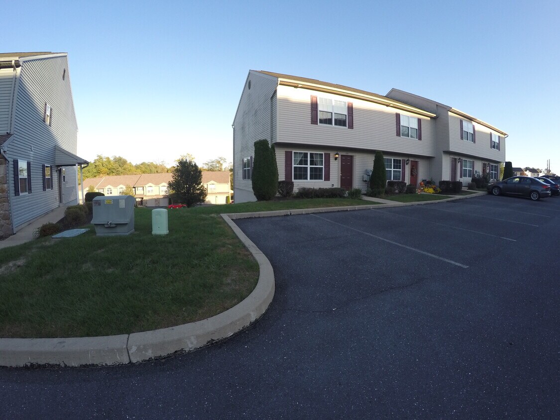 221 Wooley Hollow Ct, Mechanicsburg, PA 17055 Townhome Rentals in Mechanicsburg PA