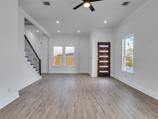 Foto del edificio - 5130 Clover St