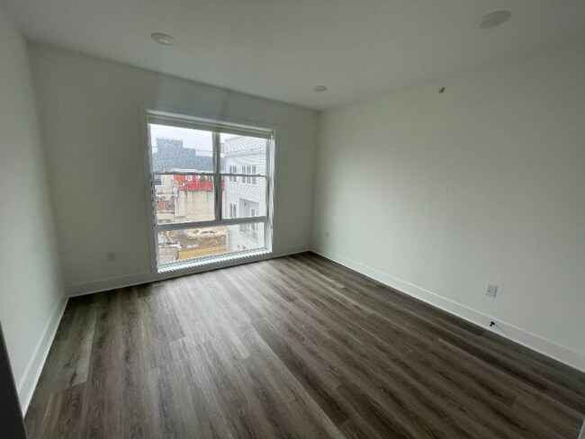 Foto del edificio - 330 Cecil B. Moore Ave