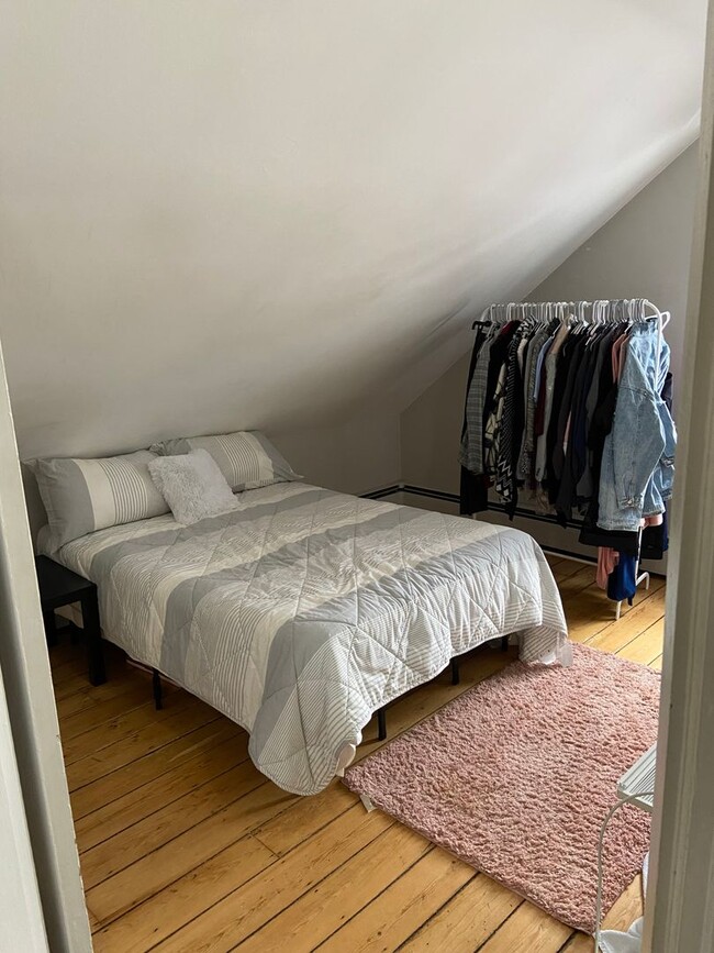 Building Photo - 927 Smith St