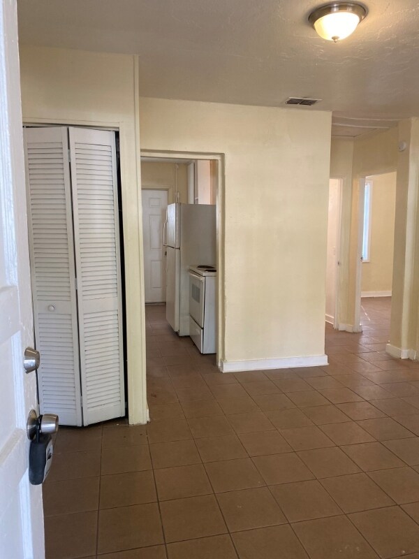 Foto del edificio - 1616 W 11th St