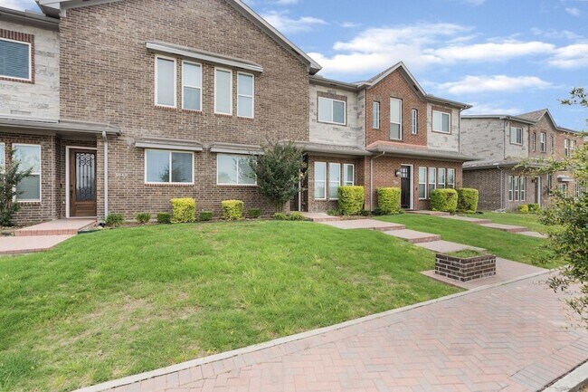 Foto del edificio - 5871 Rivendell Dr