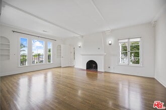 Building Photo - 1148 S Stanley Ave