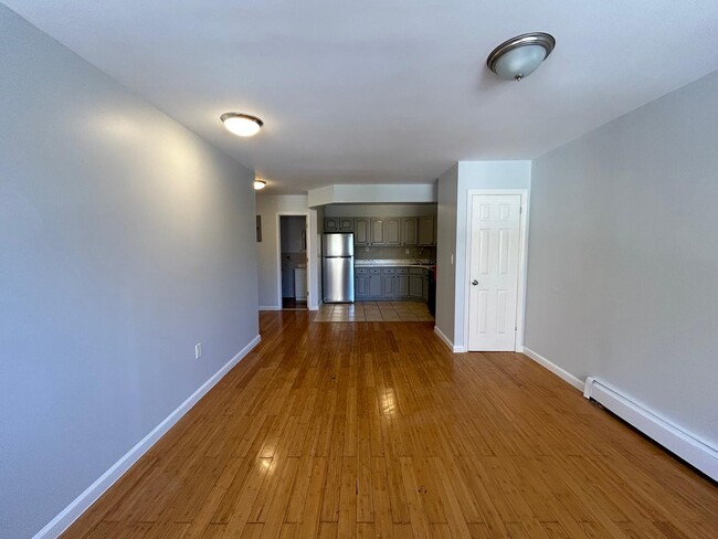 Foto del edificio - 2048 Arthur Ave