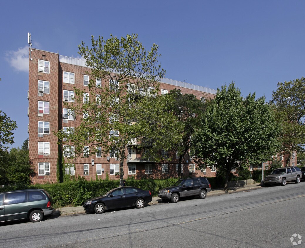 Foto del edificio - 220 Osgood Ave