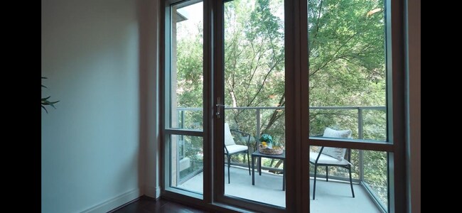 Building Photo - 905 Juniper St NE