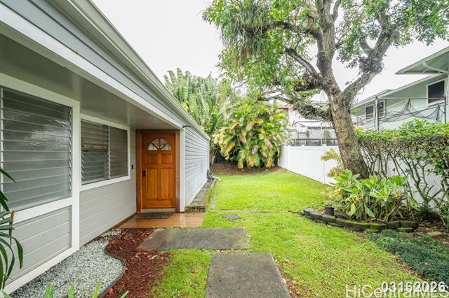 Building Photo - 2752 Kalihi St