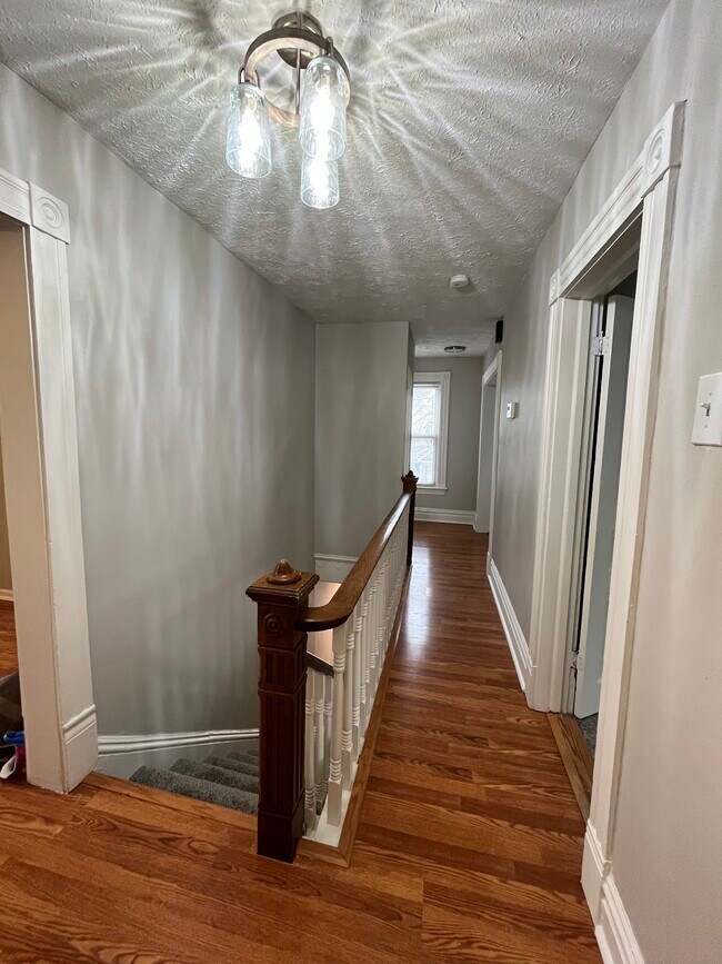 Building Photo - 314 5th St