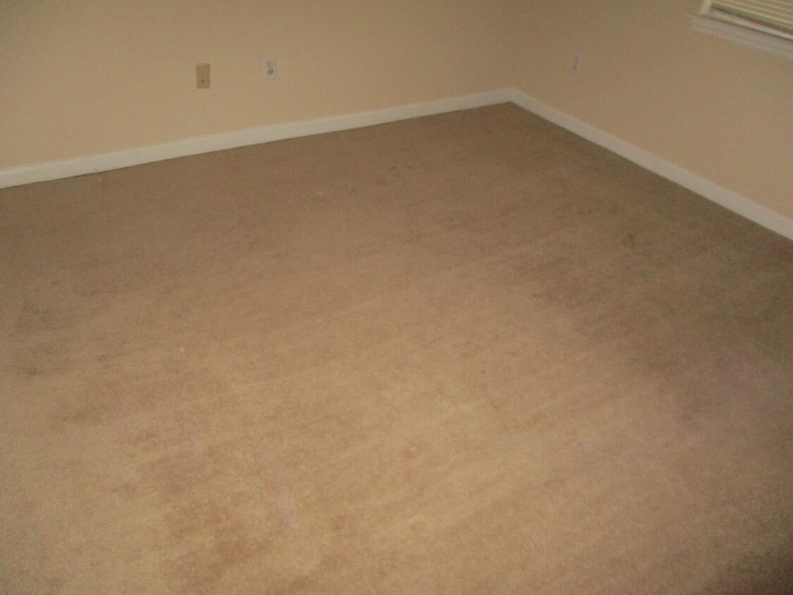 Building Photo - 3716 Countryside Dr