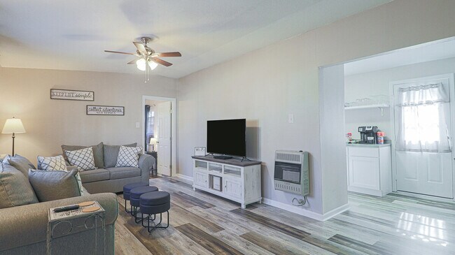 Building Photo - 1806 Curcor Dr