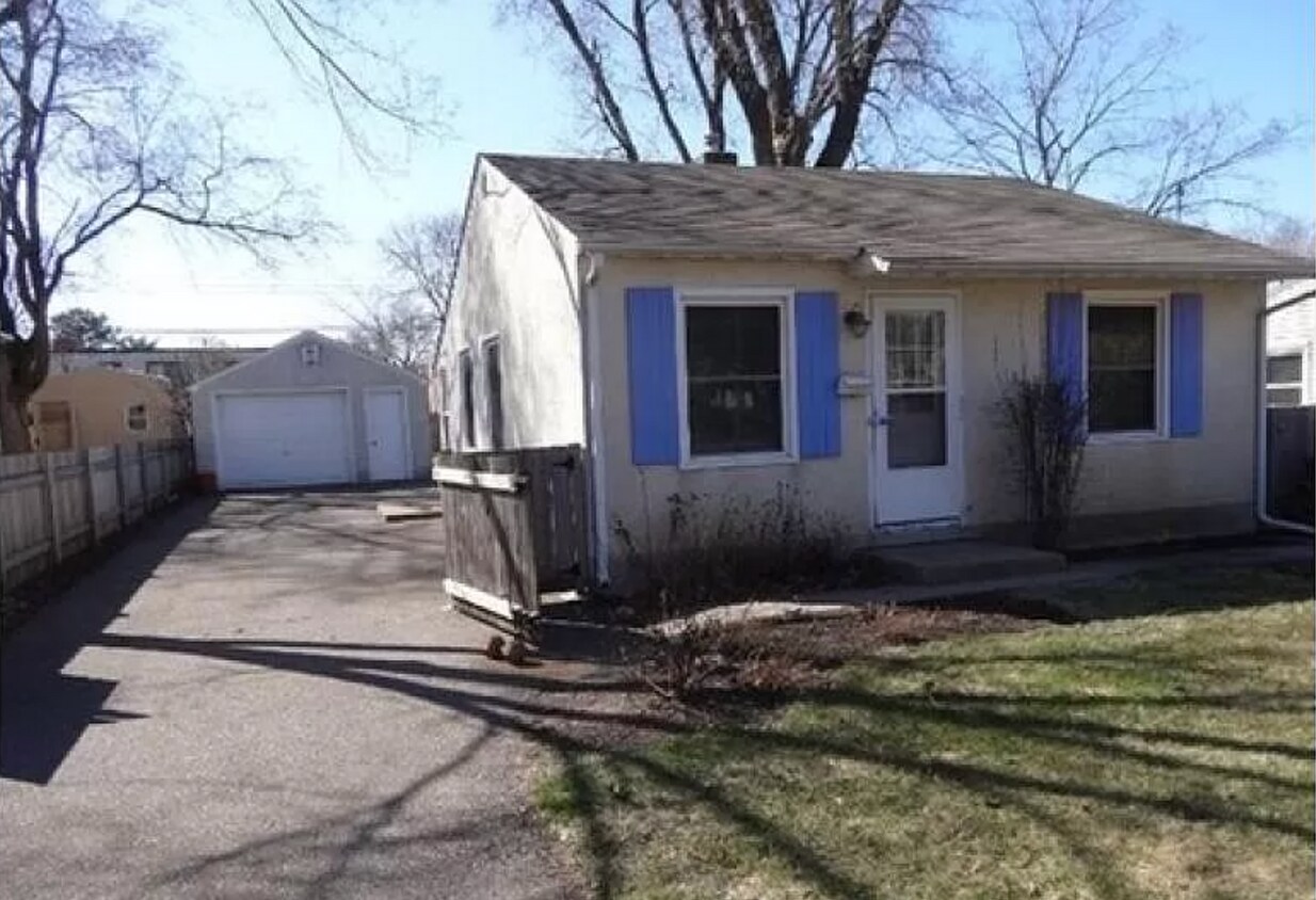 Foto principal - 3110 Utah Ave S