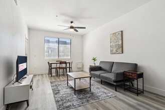 Building Photo - 6610 N 93rd Ave