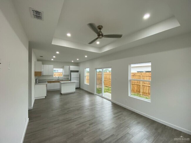 Building Photo - 1311 Marcela Dr