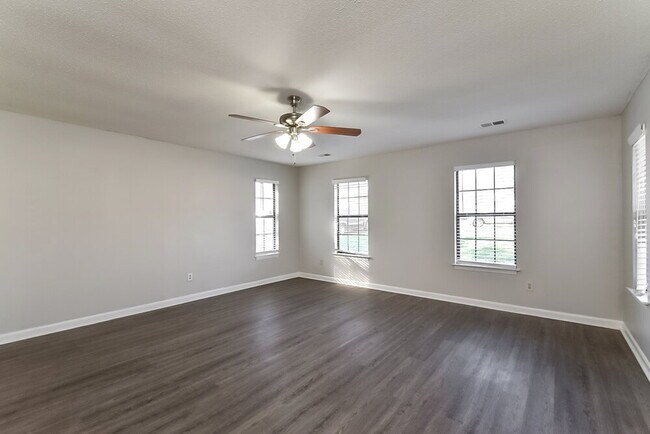 Building Photo - 3394 Leschallas Dr