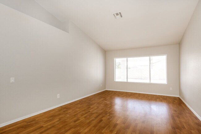 Building Photo - 6402 W Potter Dr