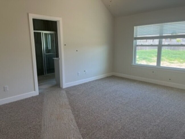 Foto del edificio - First Month Free!  BRAND NEW HOME