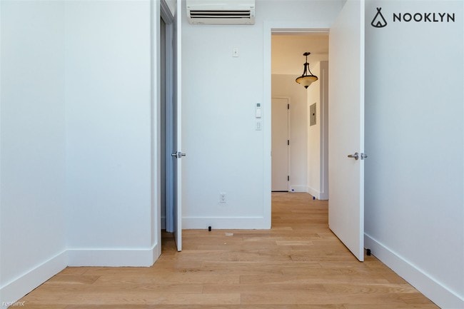 Foto del edificio - 1020 Manhattan Ave