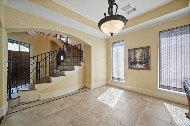 Building Photo - 25207 Hideaway Run Dr