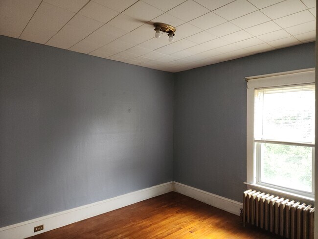 Building Photo - 1791 Riverside Dr