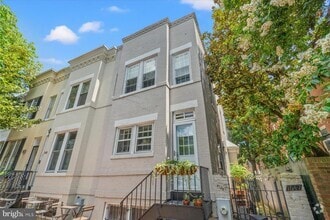 Building Photo - 1647 34th St NW