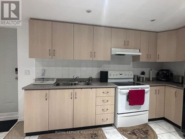 Building Photo - 90 Via Romano Way