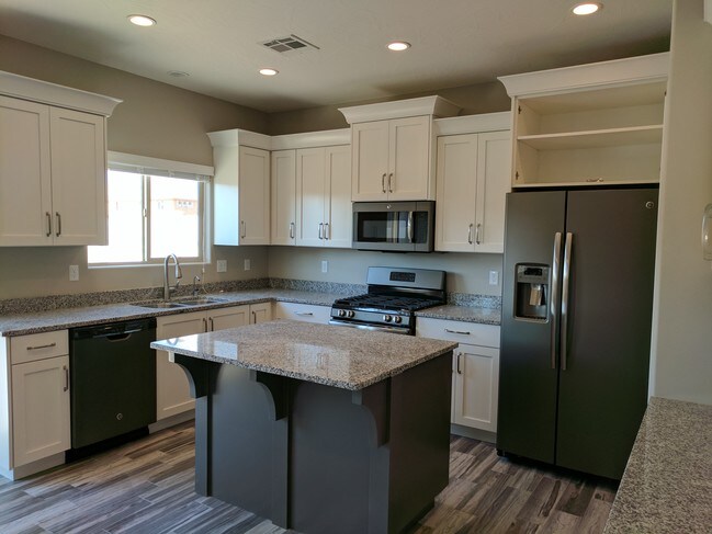 Building Photo - 3842 Tuscany Dr