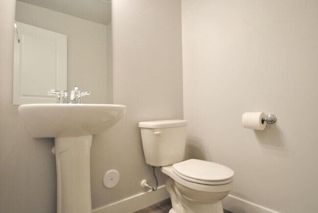 Building Photo - 2032 N 350 E