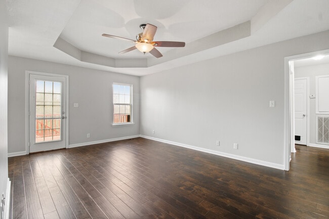 Foto del edificio - 1330 Burchett Dr