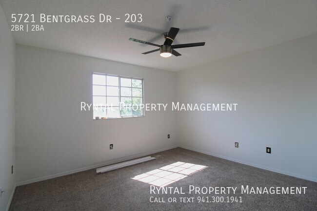 Foto del edificio - 5721 Bentgrass Dr